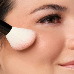 Румяна Compact Blusher