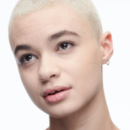 Подсвечивающий консилер Studio Radiance 24HR Luminous Lift Concealer