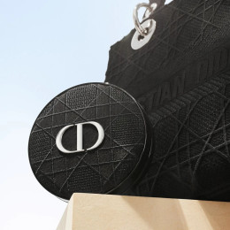 Матовый футляр для кушона Dior Forever Matte Case