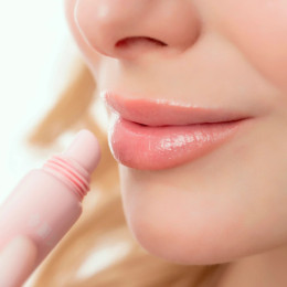 Восстанавливающий бальзам для губ Total repair balm