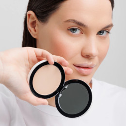 Лимитированный кремовый хайлайтер для лица с эффектом деликатного сияния